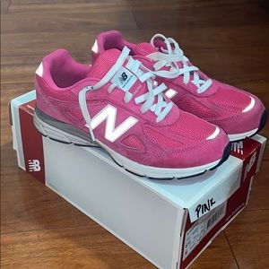 Kids New Balance Hot Pink size 6 1/2 (Like New)
